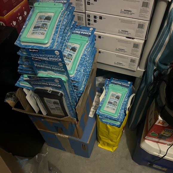 Set Of 2 Waterproof Floating Cell Phone Pouch W/ Strap $8 per pair - Picture 4 of 5